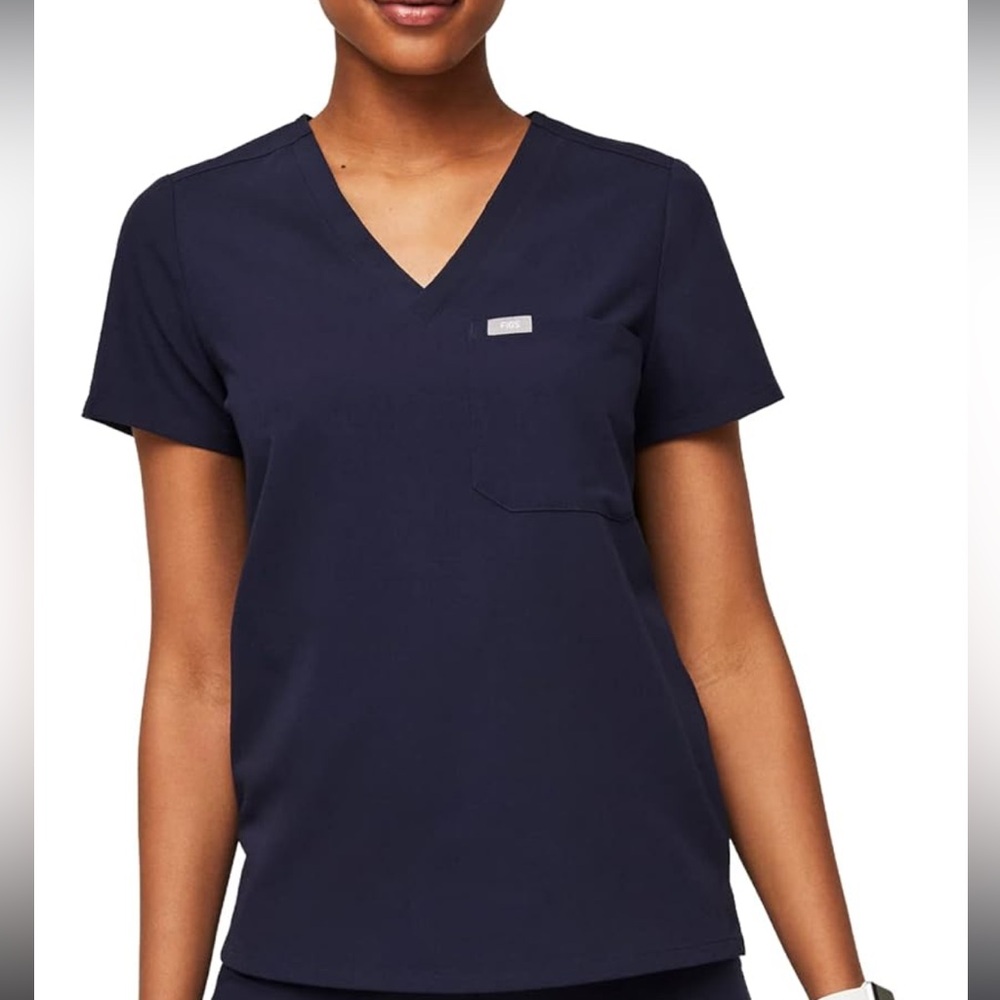 Figs scrub top